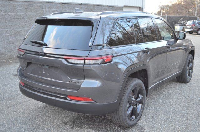 New 2025 Jeep Grand Cherokee Limited w/ Luxury Tech Group II image 8