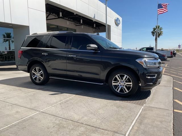 Used 2022 Ford Expedition Limited image 9