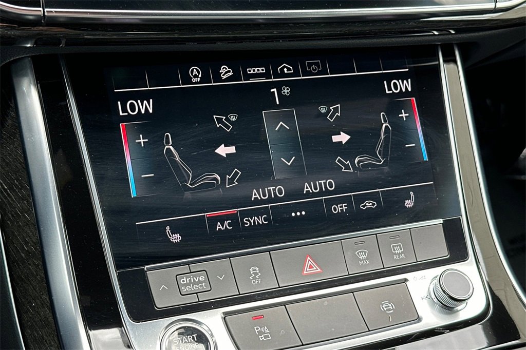 Used 2021 Audi Q8 Premium image 25