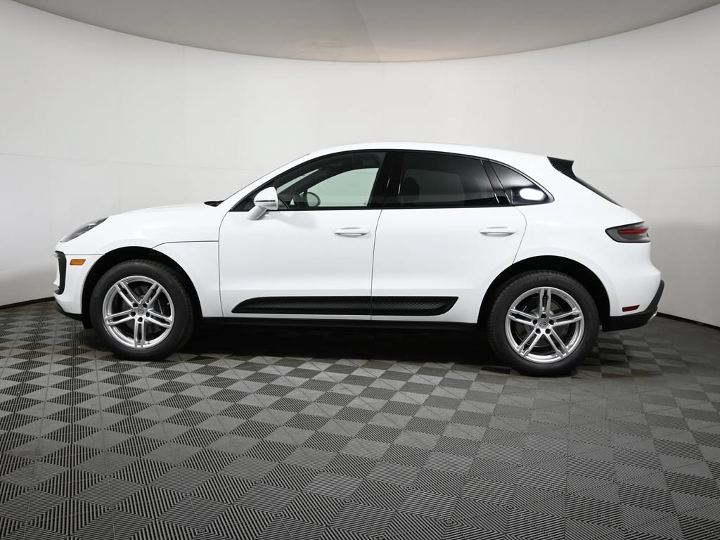 Used 2026 Porsche Macan AWD/4WD image 2