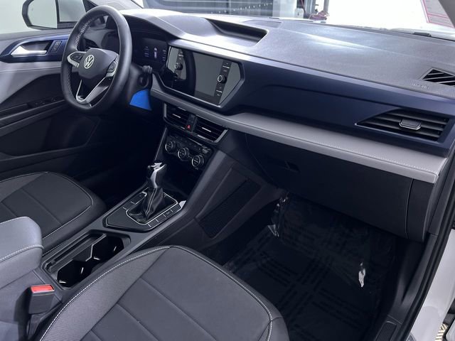 Used 2024 Volkswagen Taos SE image 29