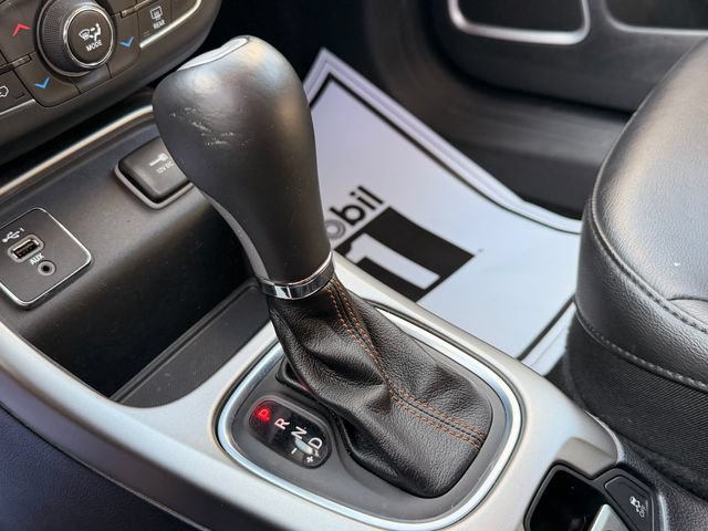 Used 2019 Jeep Compass Latitude w/ Safety & Security Group FWD image 19