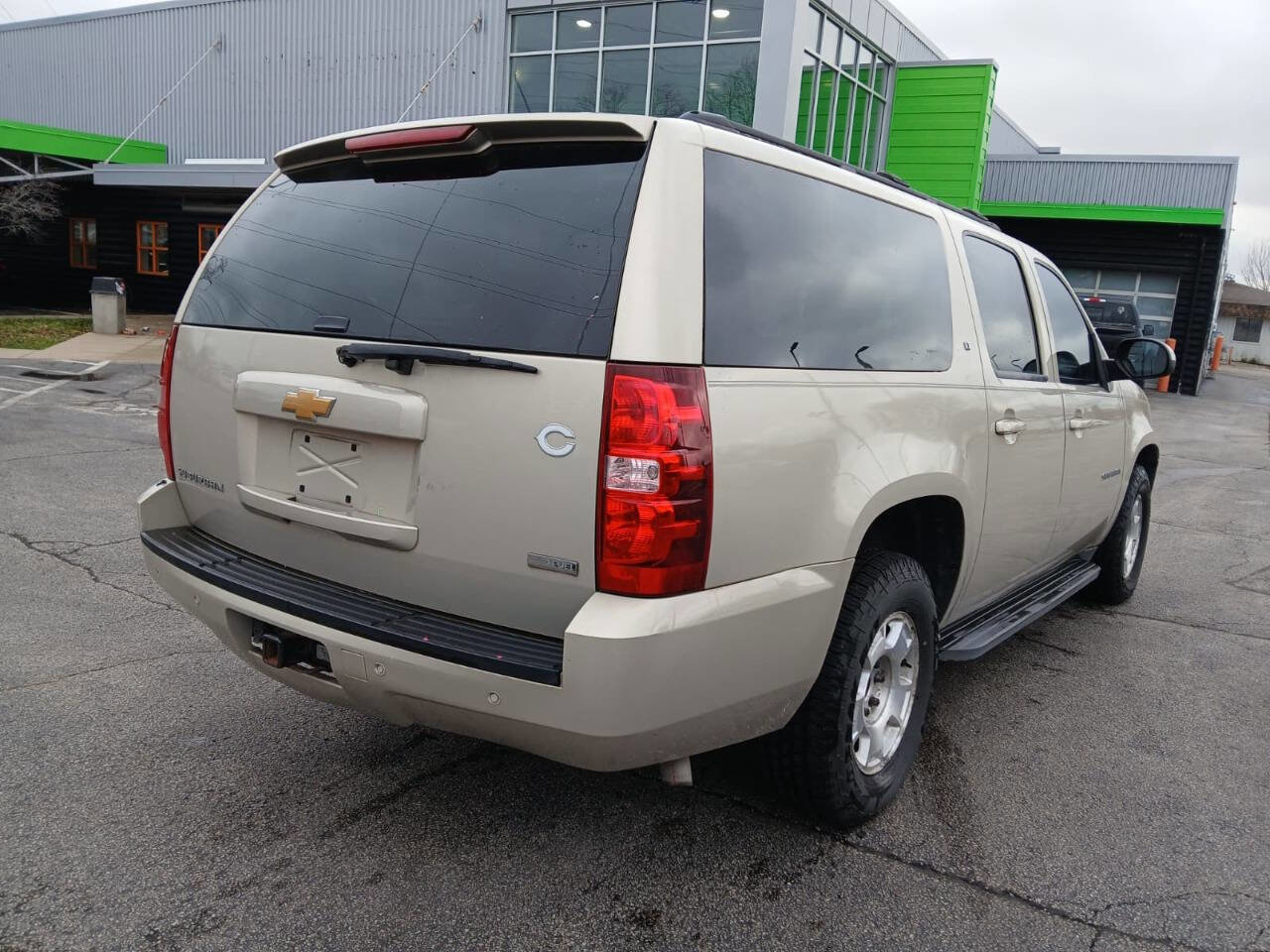 Used 2012 Chevrolet Suburban LT image 6