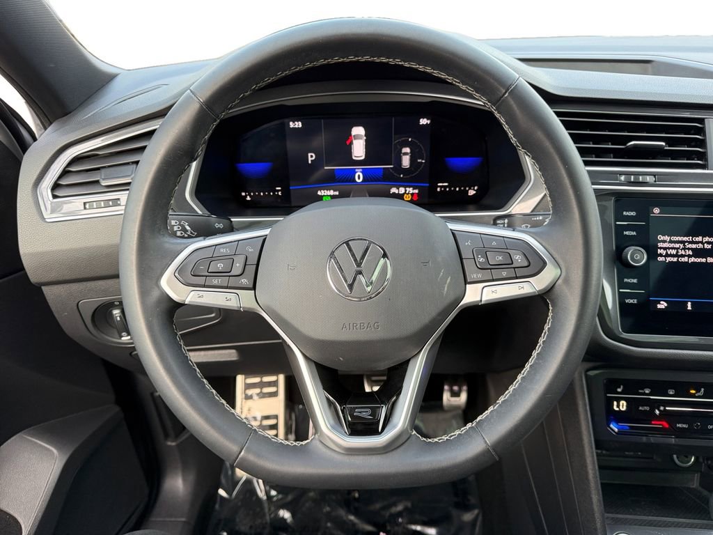 Used 2023 Volkswagen Tiguan SE R-Line FWD image 12