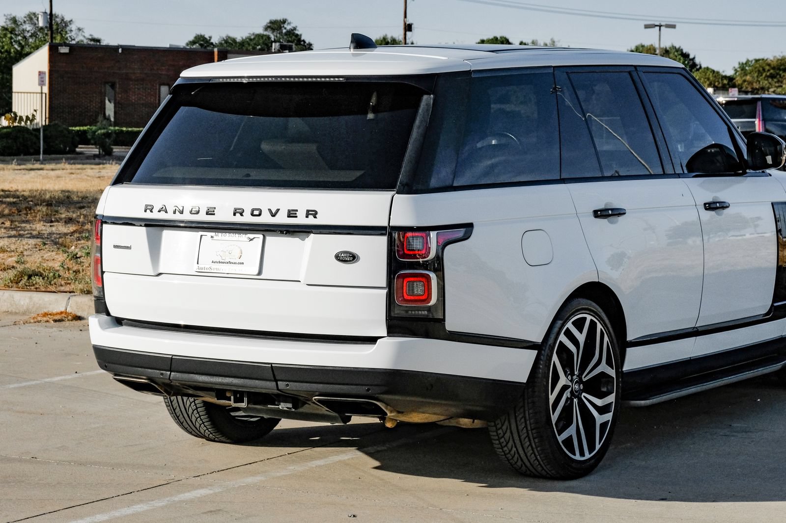 Used 2018 Land Rover Range Rover Supercharged AWD/4WD image 11