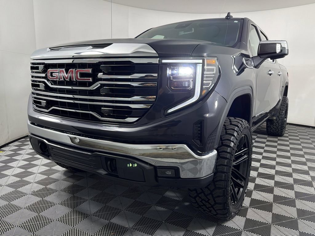Used 2025 GMC Sierra 1500 SLT image 3