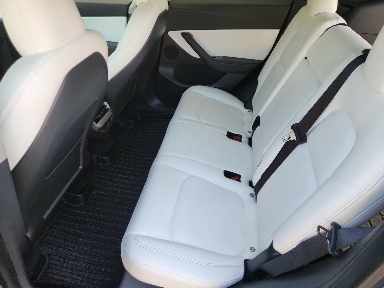 Used 2020 Tesla Model Y Long Range AWD/4WD image 28