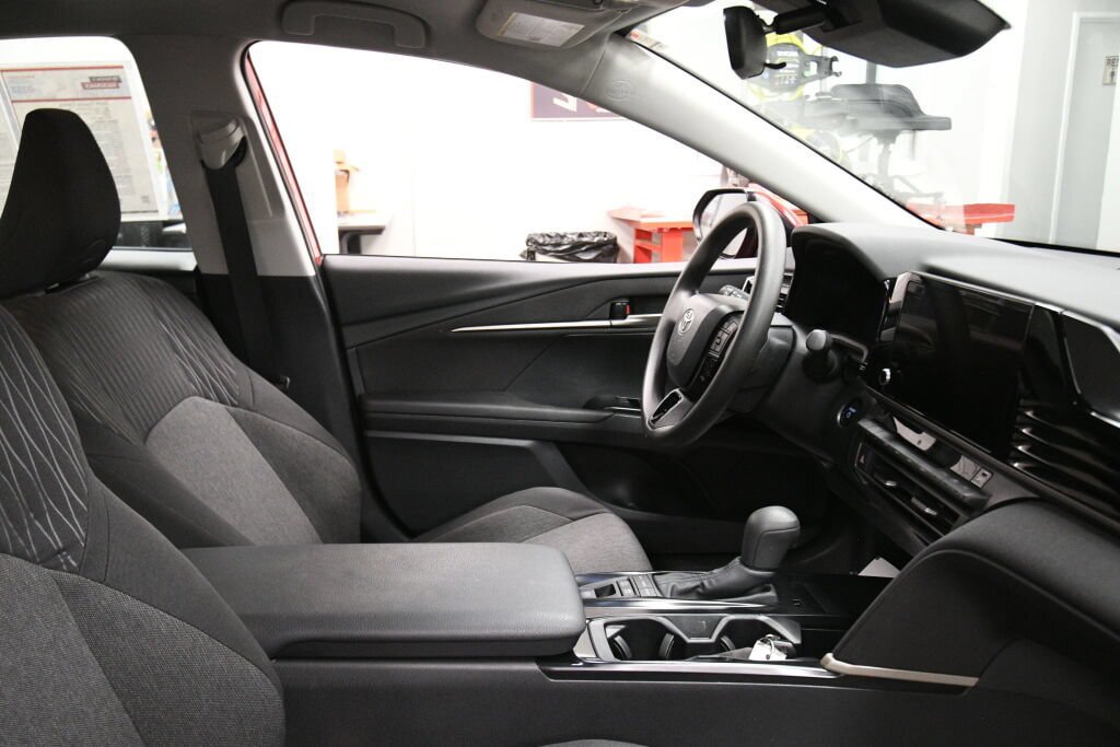 Used 2026 Toyota Camry LE FWD image 28