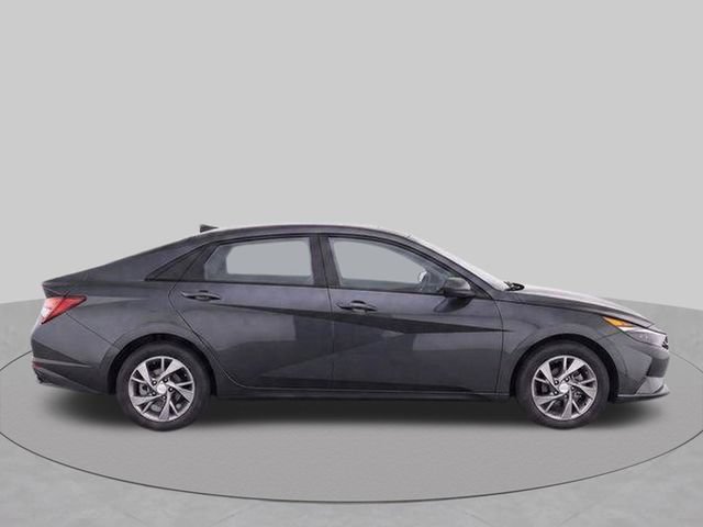 Used 2021 Hyundai Elantra SE FWD image 10
