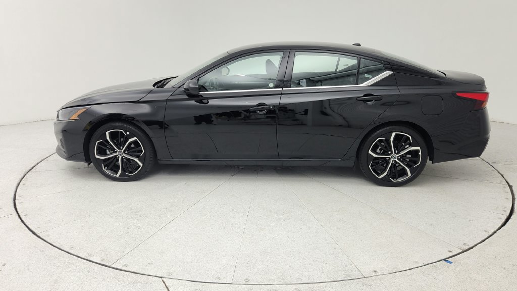 Used 2025 Nissan Altima 2.5 SR FWD image 4