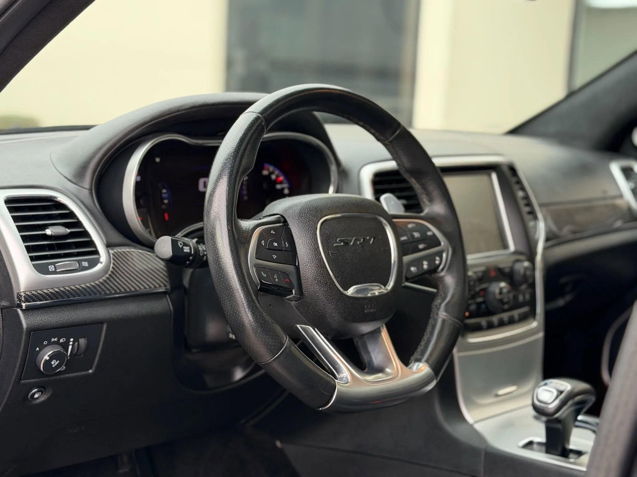 Used 2015 Jeep Grand Cherokee SRT w/ Luxury Group II image 10