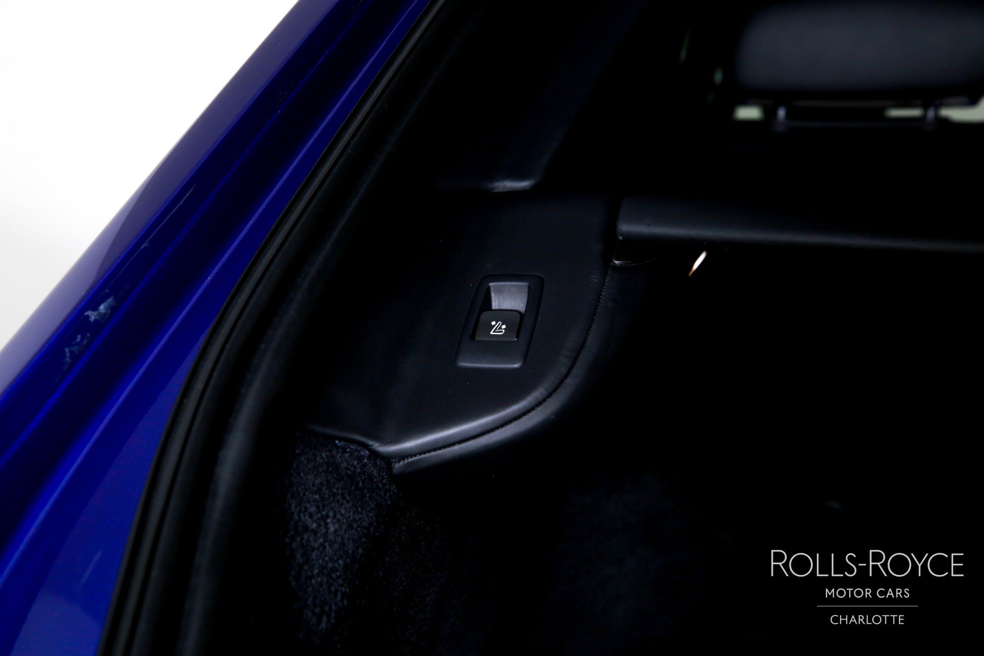 Used 2021 Rolls-Royce Cullinan Black Badge image 24