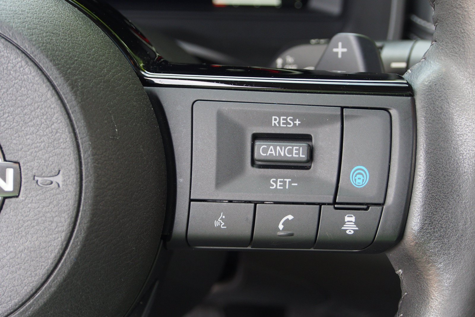 Used 2024 Nissan Rogue Platinum FWD image 25