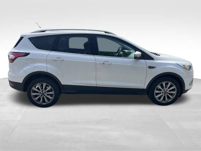 Used 2017 Ford Escape Titanium image 4