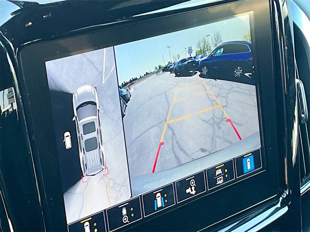 Used 2023 Chevrolet Traverse RS image 14