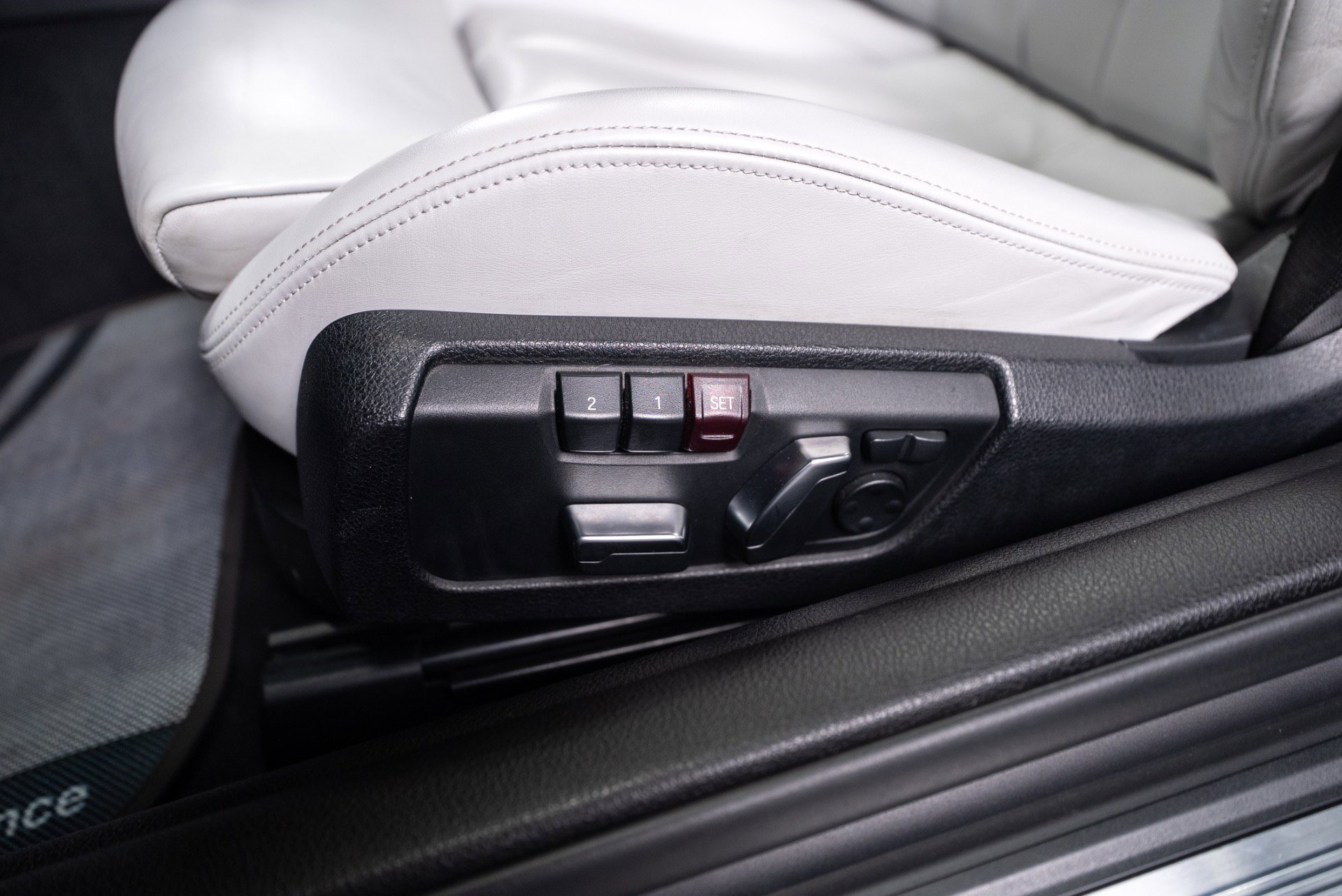 Used 2020 BMW M4 Convertible w/ Executive Package image 60