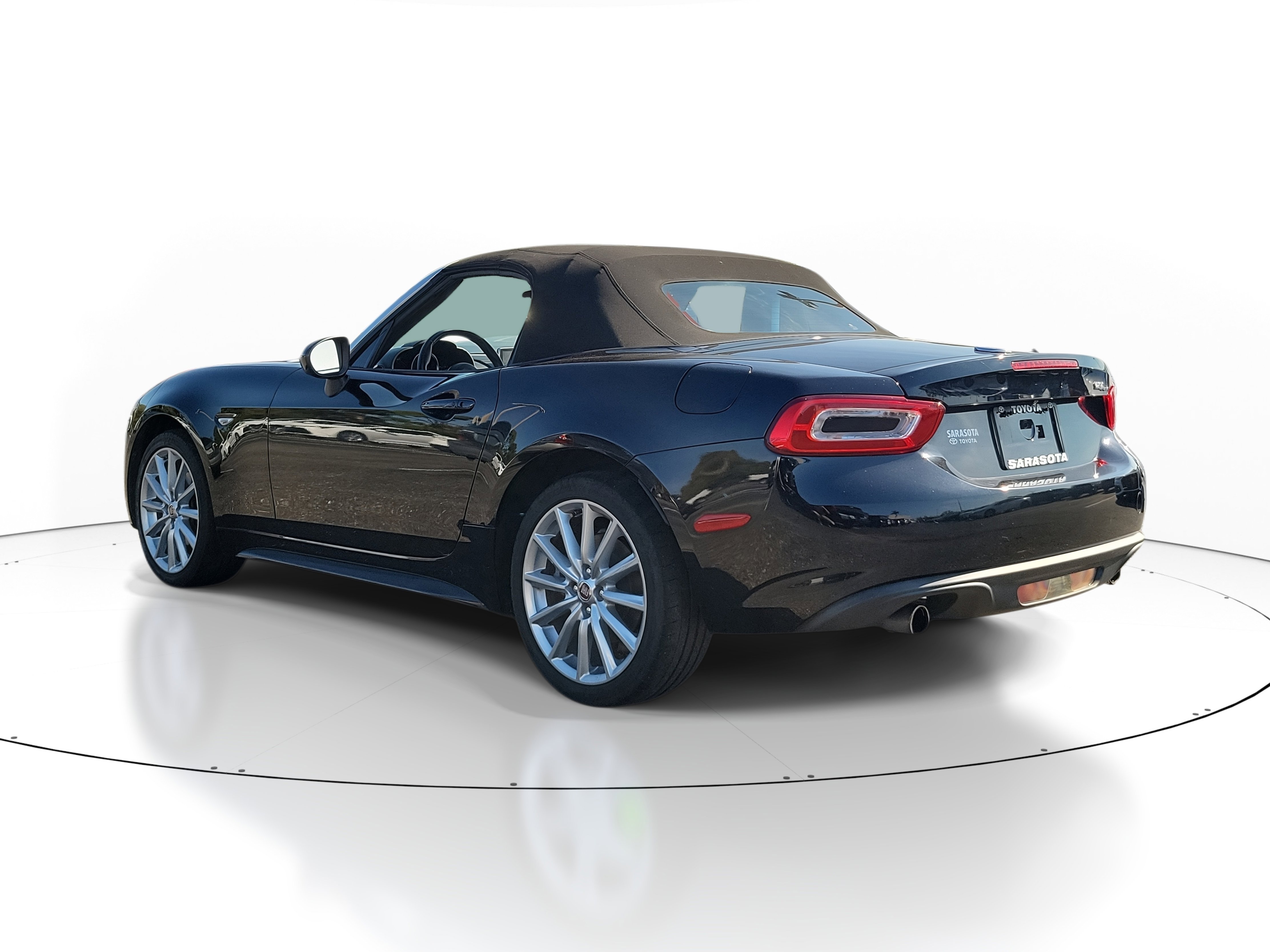 Used 2017 FIAT 124 Spider Lusso image 4