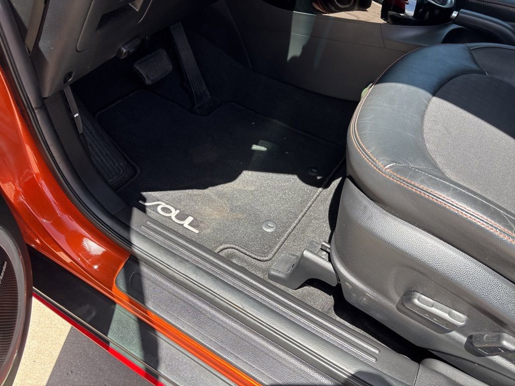 Used 2018 Kia Soul ! w/ Tech Package FWD image 13