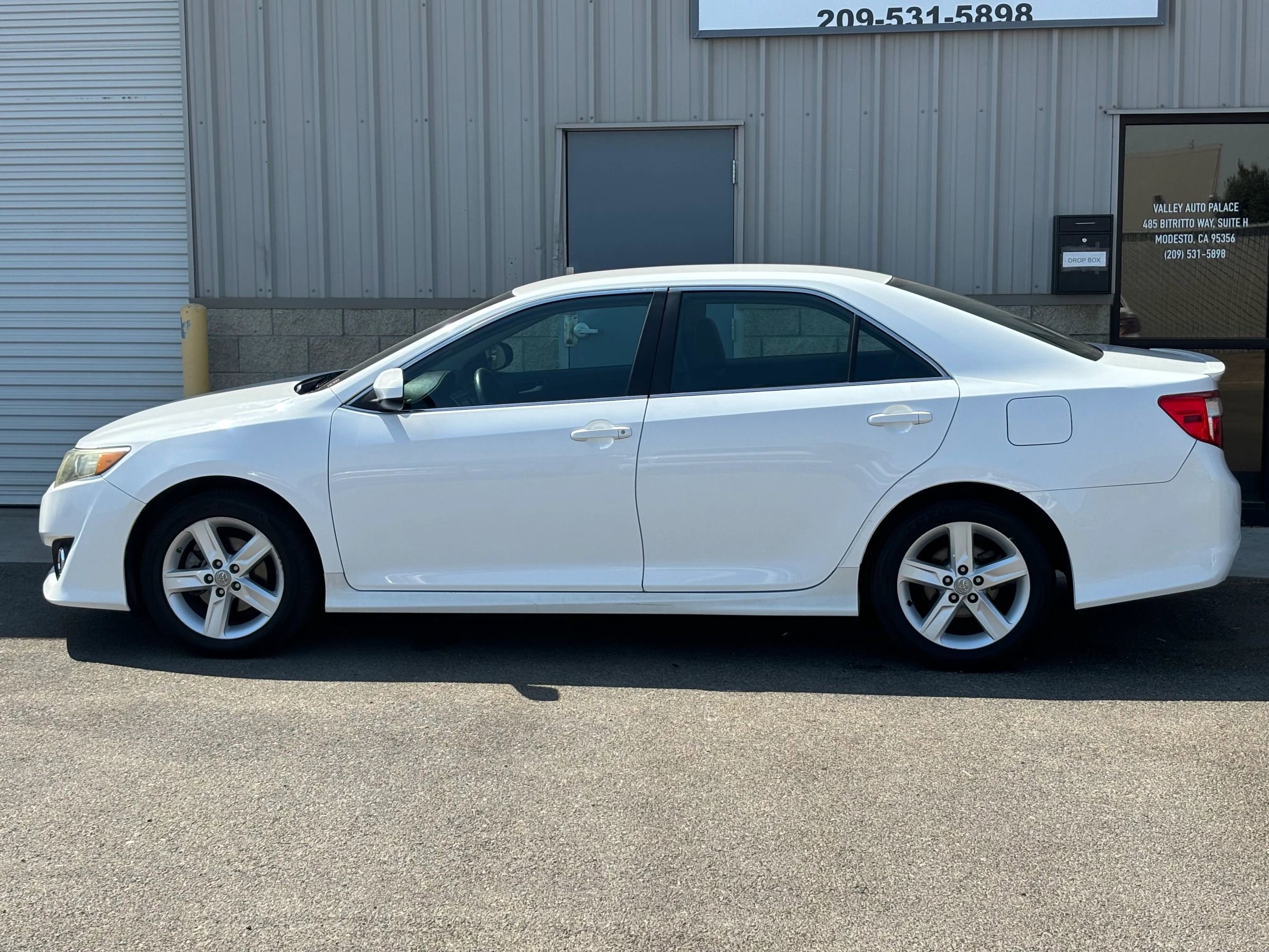 Used 2012 Toyota Camry SE image 6