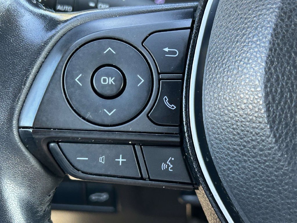 Used 2019 Toyota RAV4 XLE Premium FWD image 30