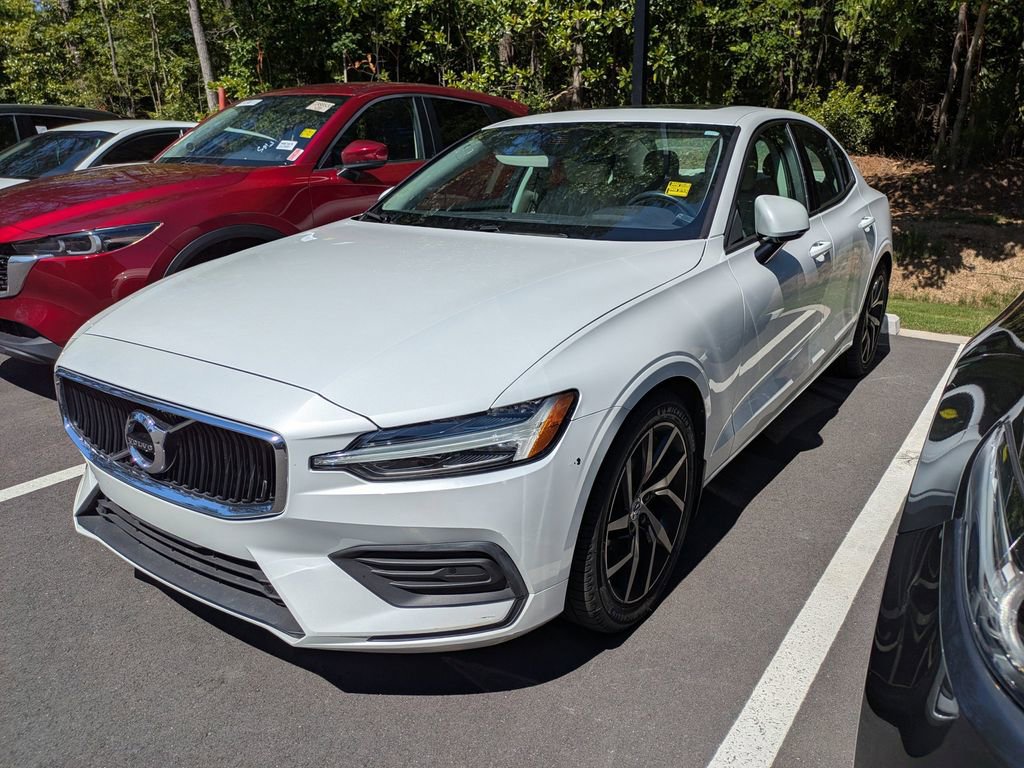 Used 2020 Volvo S60 T5 Momentum FWD image 2