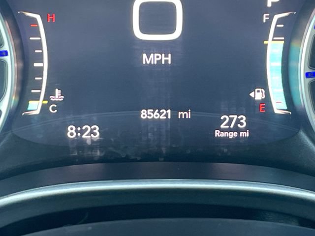 Used 2023 Chrysler Pacifica Touring-L FWD image 11