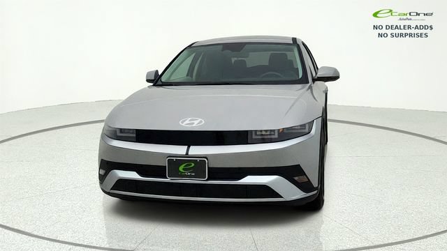 Used 2025 Hyundai Ioniq 5 SE RWD image 3