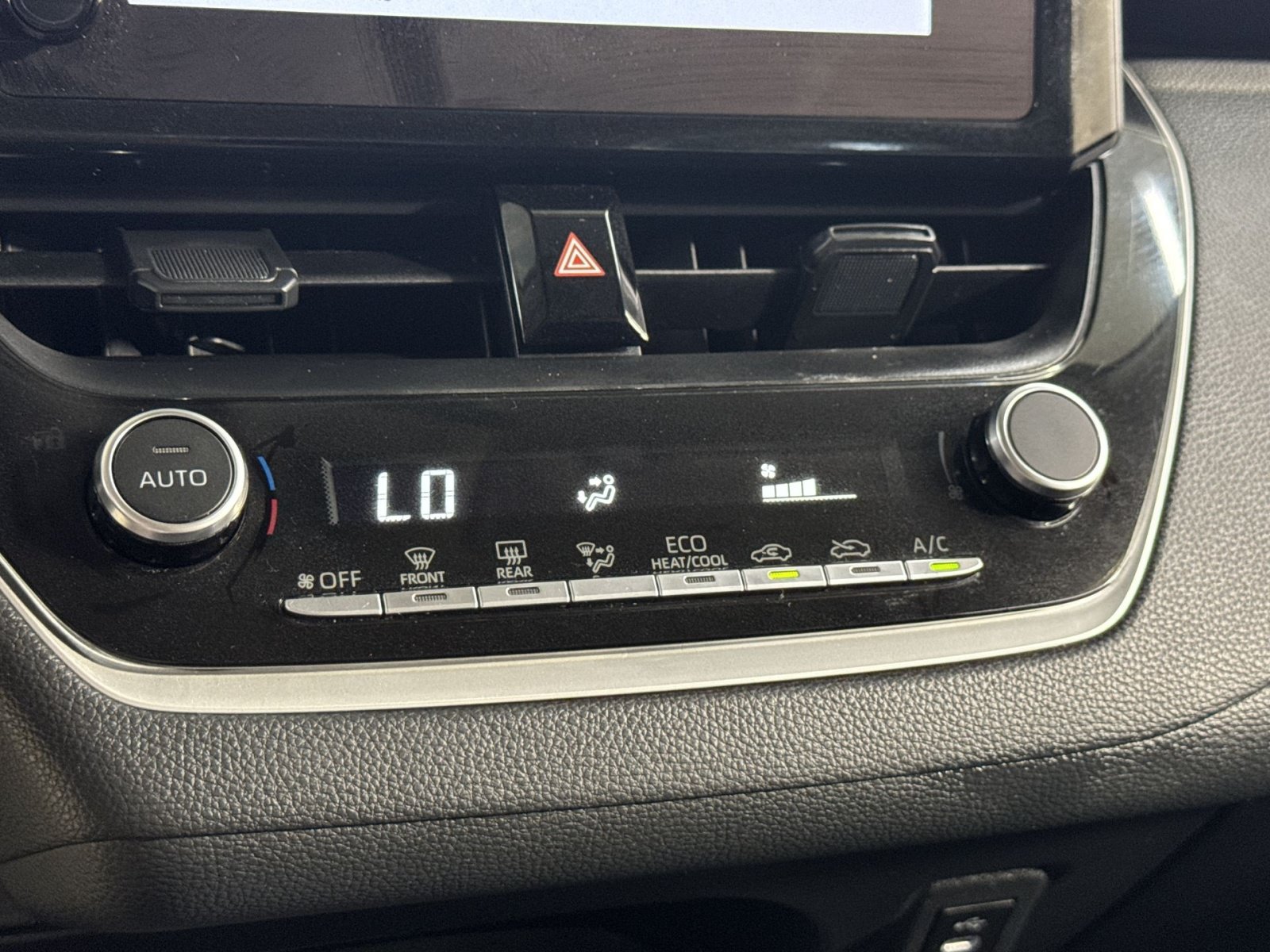 Used 2024 Toyota Corolla LE FWD image 33