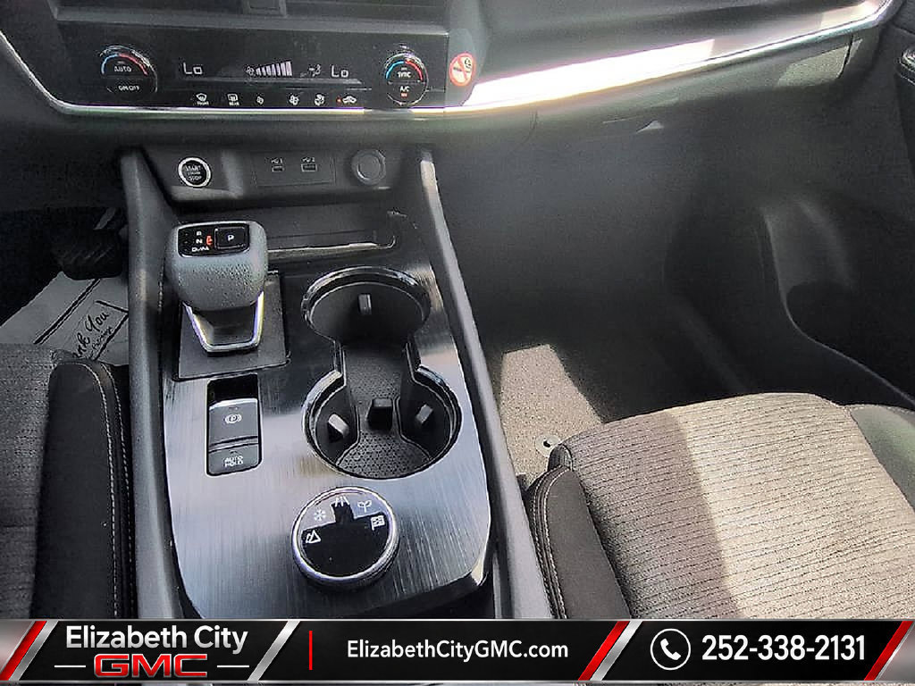 Used 2023 Nissan Rogue SV AWD/4WD image 18