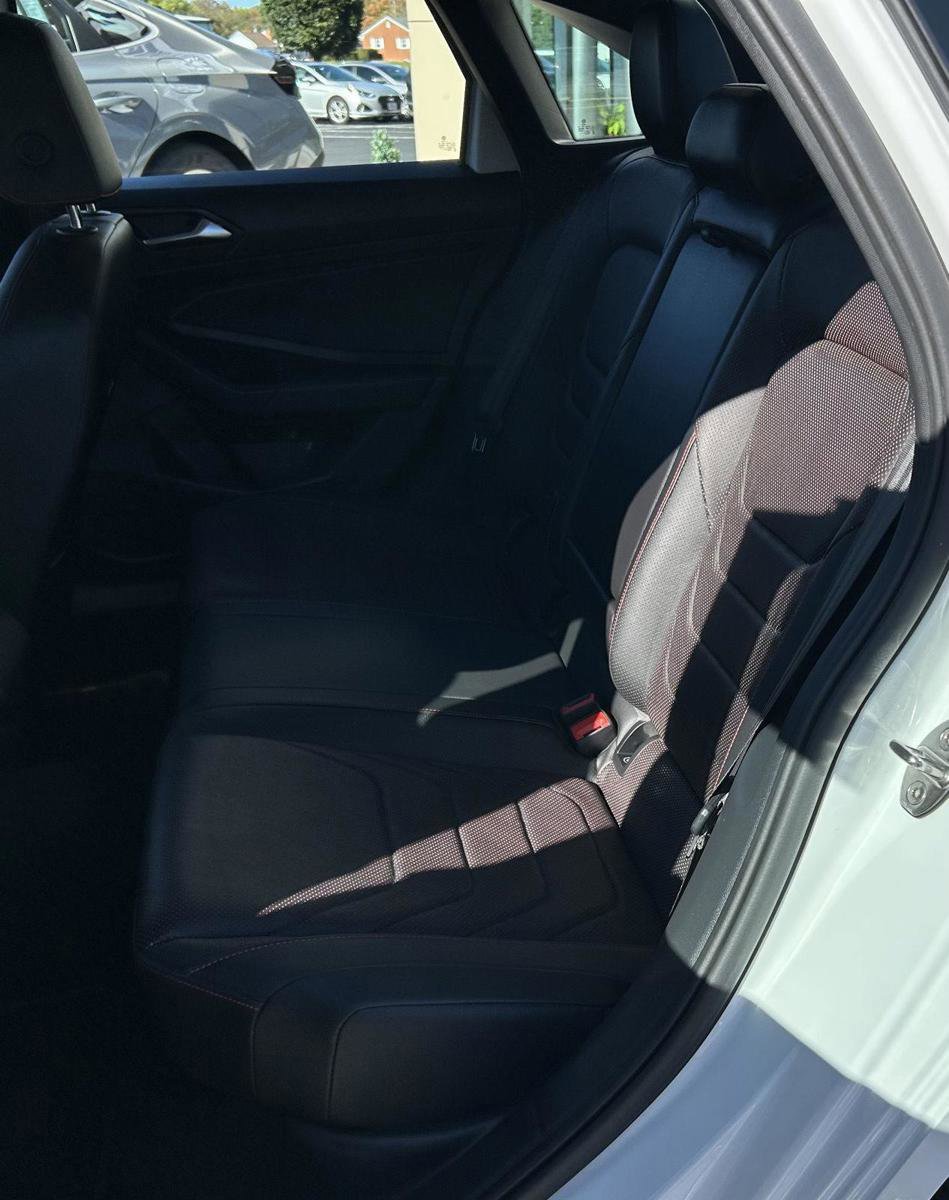 Used 2023 Volkswagen Jetta GLI Autobahn image 16