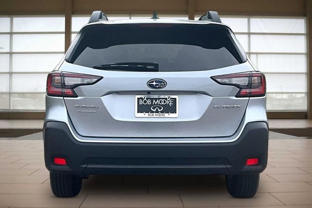 Used 2025 Subaru Outback Premium AWD/4WD image 4