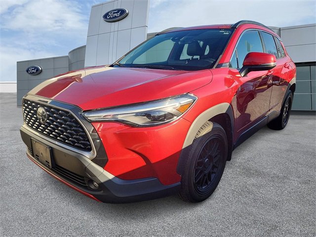 Used 2022 Toyota Corolla Cross XLE image 2