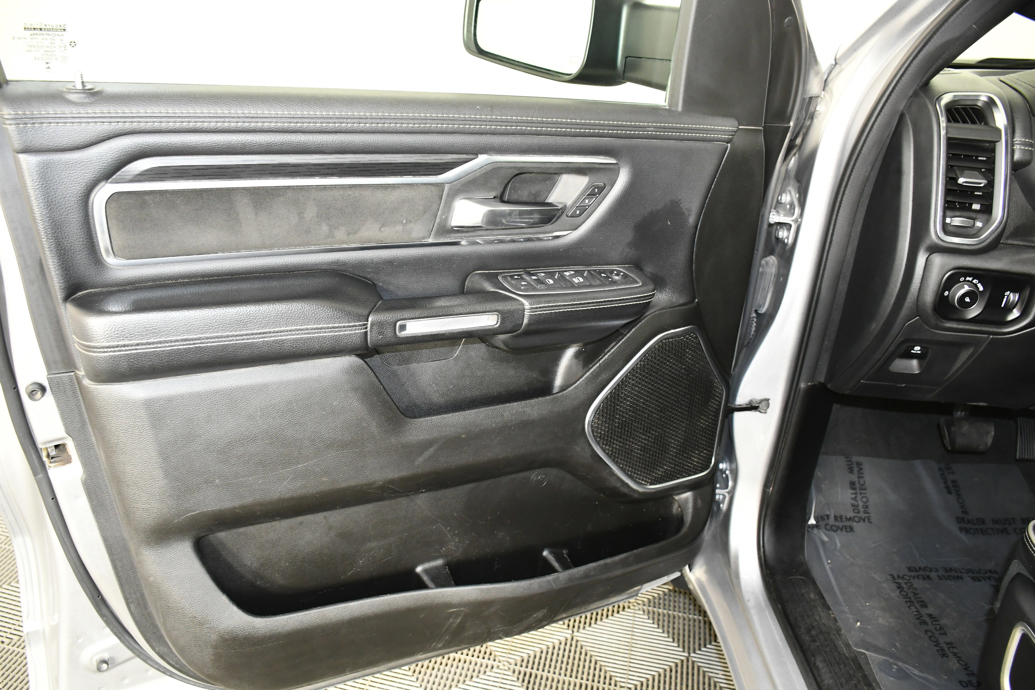 Used 2024 RAM 1500 Laramie image 38