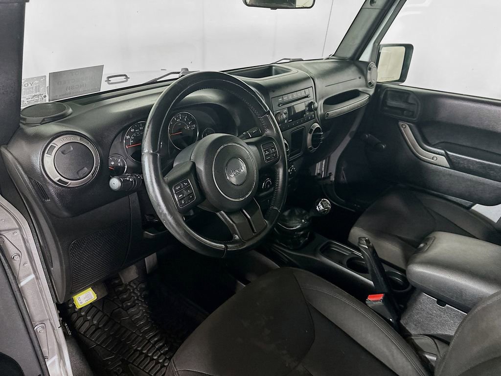 Used 2015 Jeep Wrangler Unlimited Sport w/ Connectivity Group image 28