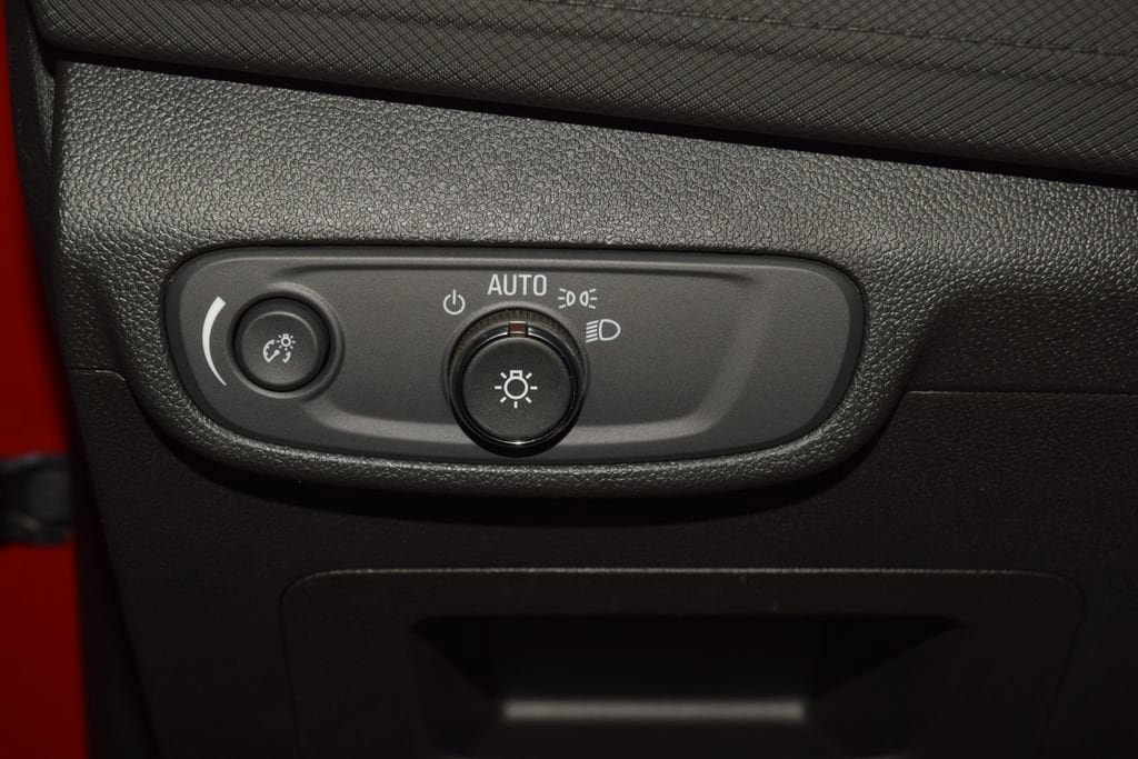 New 2026 Chevrolet TrailBlazer LT w/ Convenience Package FWD image 34