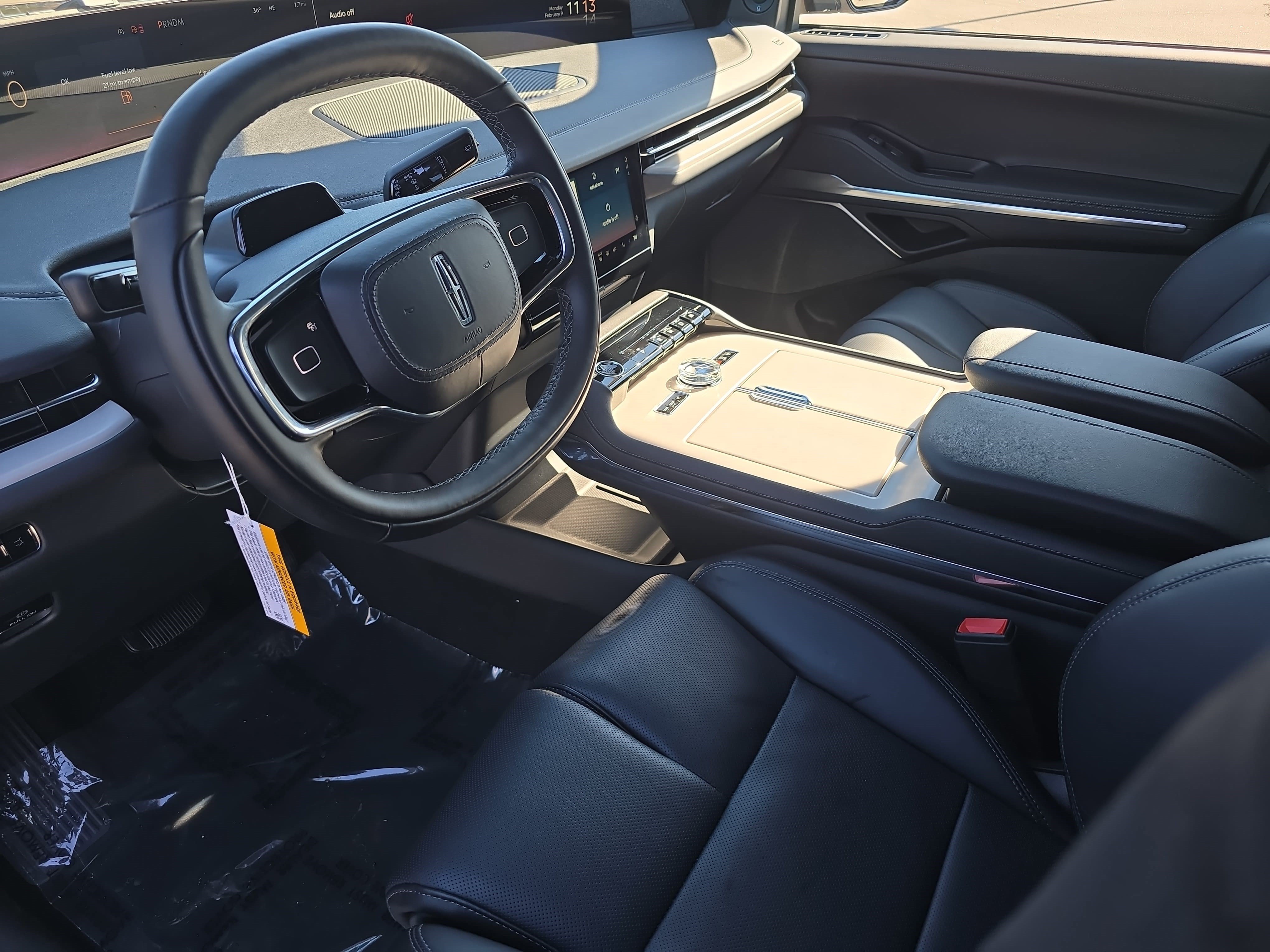 New 2026 Lincoln Navigator L Reserve w/ Jet Appearance Package AWD/4WD image 17