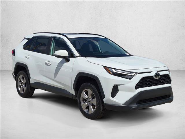 Used 2022 Toyota RAV4 XLE w/ Convenience Package FWD image 3