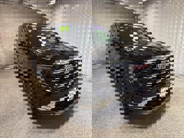 Used 2025 GMC Acadia Elevation image 2