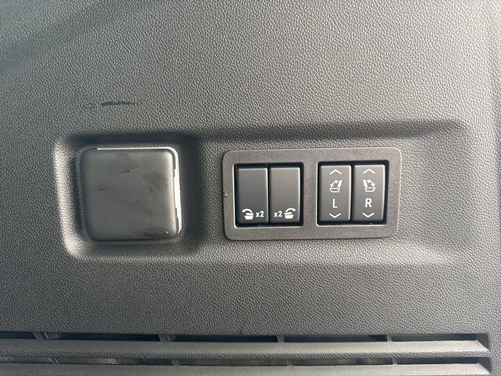 New 2026 GMC Yukon XL Elevation w/ LPO, Elevation Black Package image 36