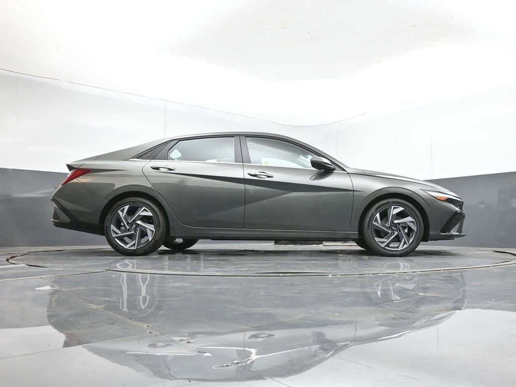 New 2026 Hyundai Elantra Limited image 42