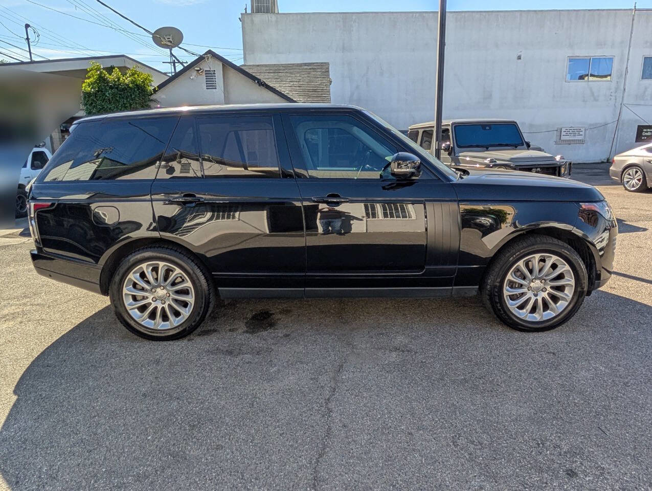 Used 2018 Land Rover Range Rover HSE AWD/4WD image 2