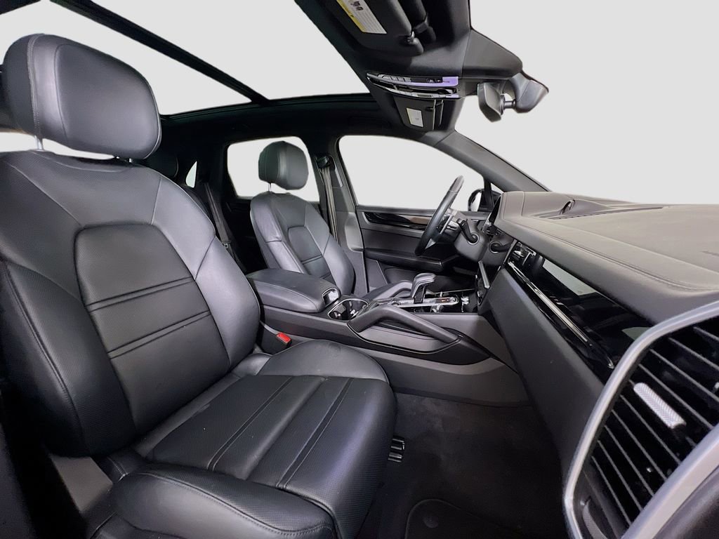 Used 2021 Porsche Cayenne S image 31