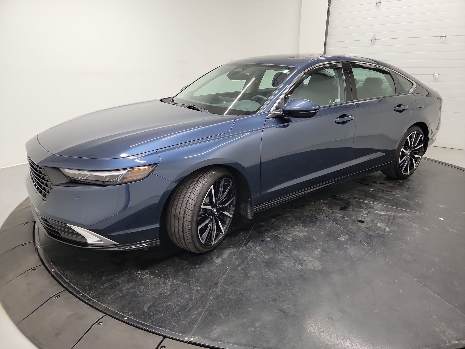 Certified 2025 Honda Accord Touring image 3