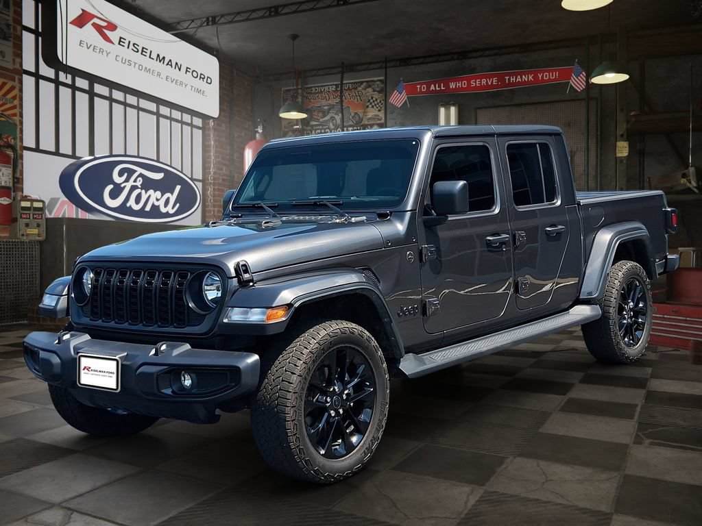 Used 2025 Jeep Gladiator Sport AWD/4WD image 1