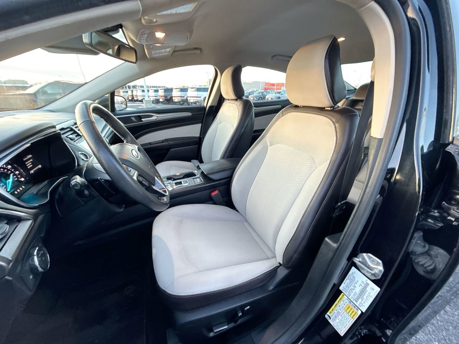Used 2019 Ford Fusion SE w/ Equipment Group 151A image 12