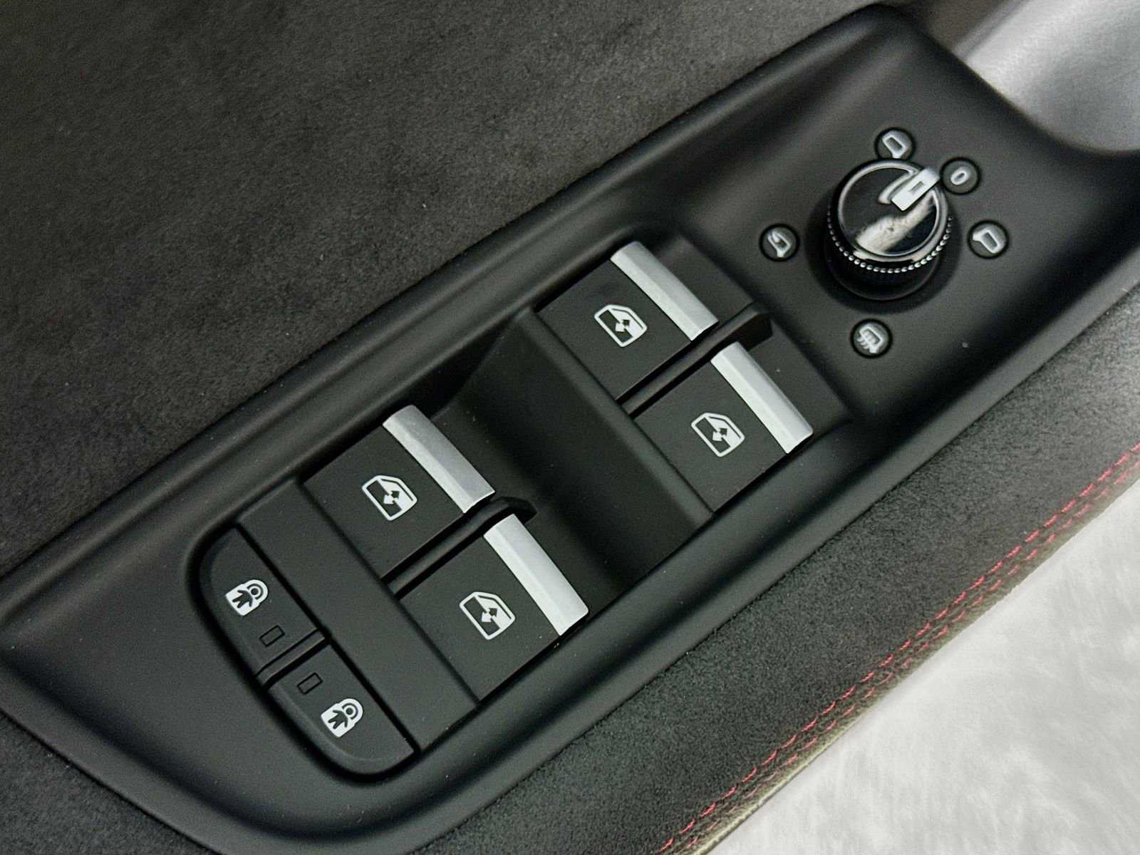 New 2026 Audi RS Q8 performance image 18