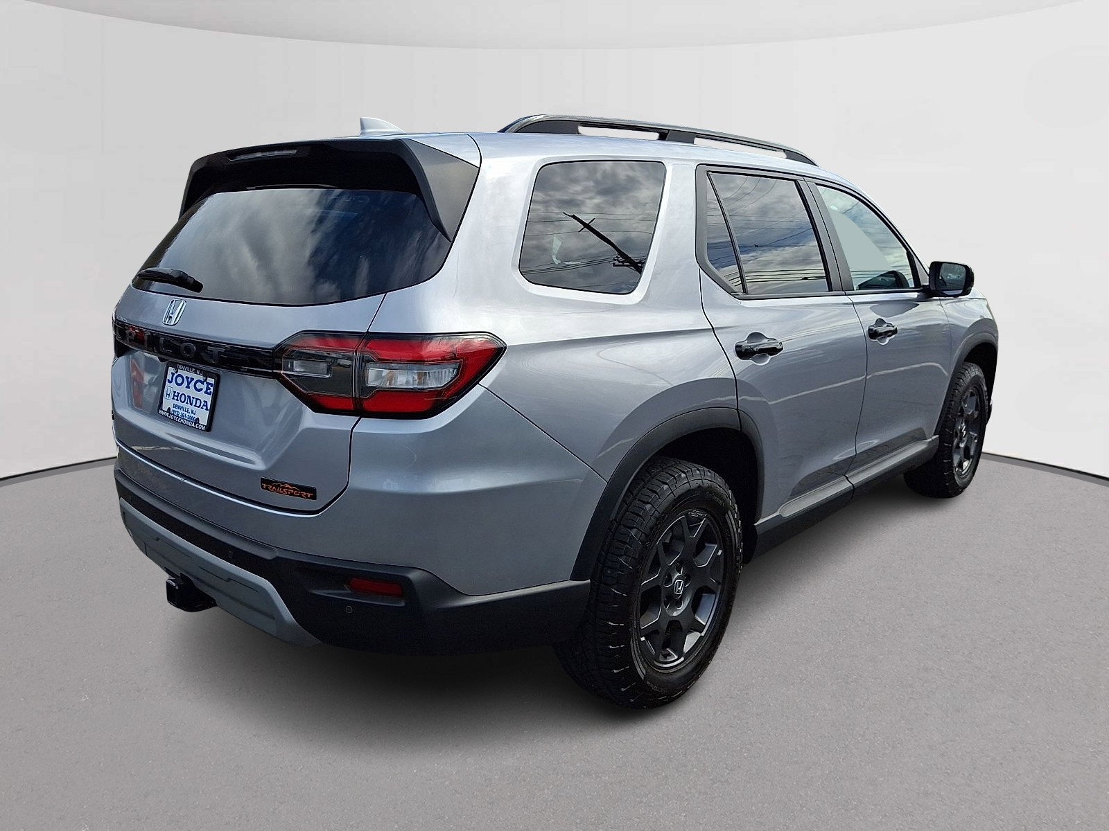 Certified 2024 Honda Pilot TrailSport image 10