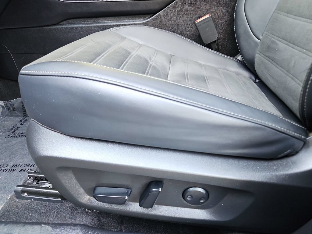 Used 2025 Mitsubishi Outlander SE AWD/4WD image 24