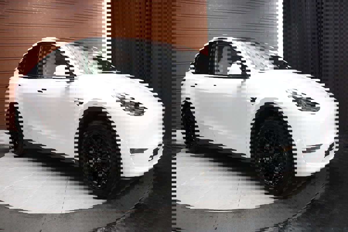 Used 2024 Tesla Model Y Long Range image 9