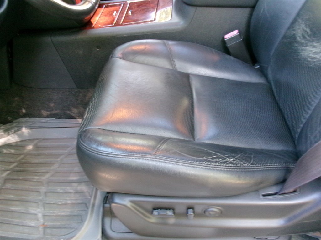 Used 2013 Chevrolet Avalanche LTZ RWD image 12